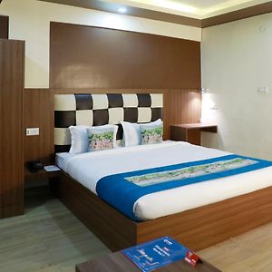 Oyo 9665 Residency Inn